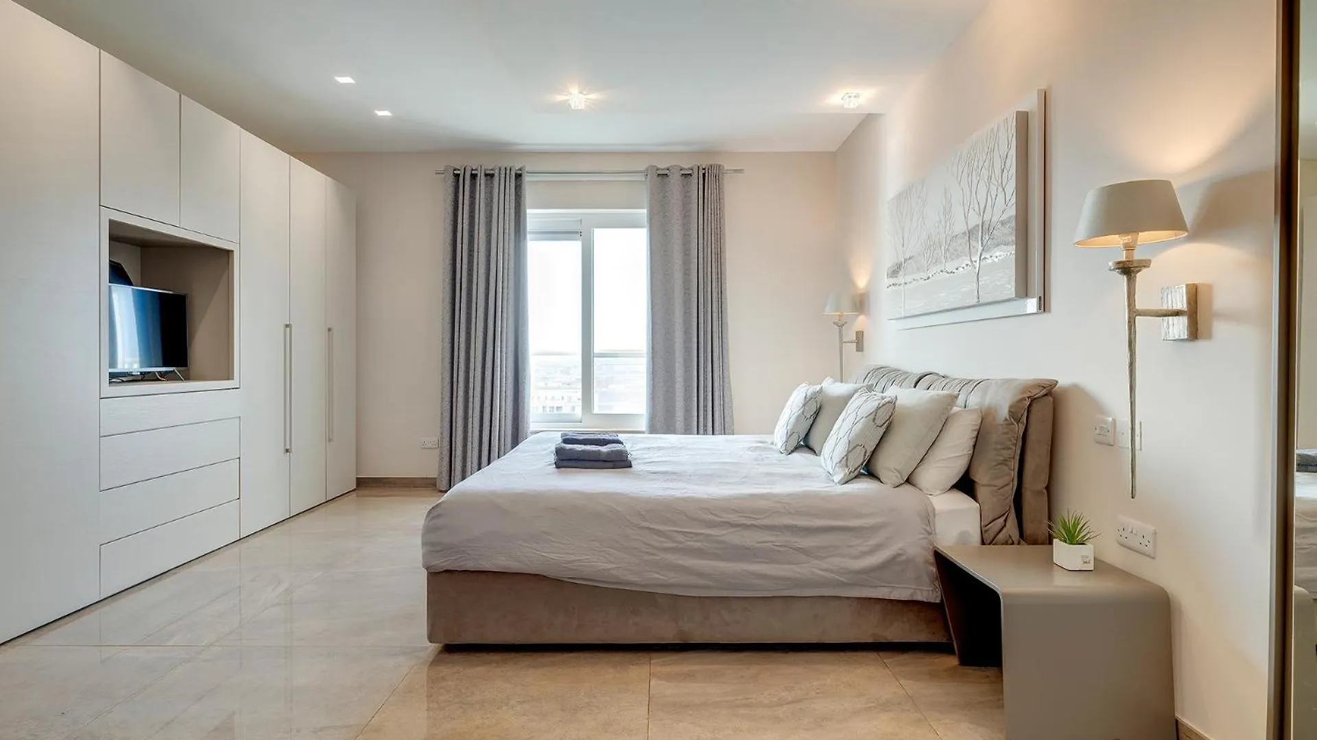 Seafront Apartment Sliema
