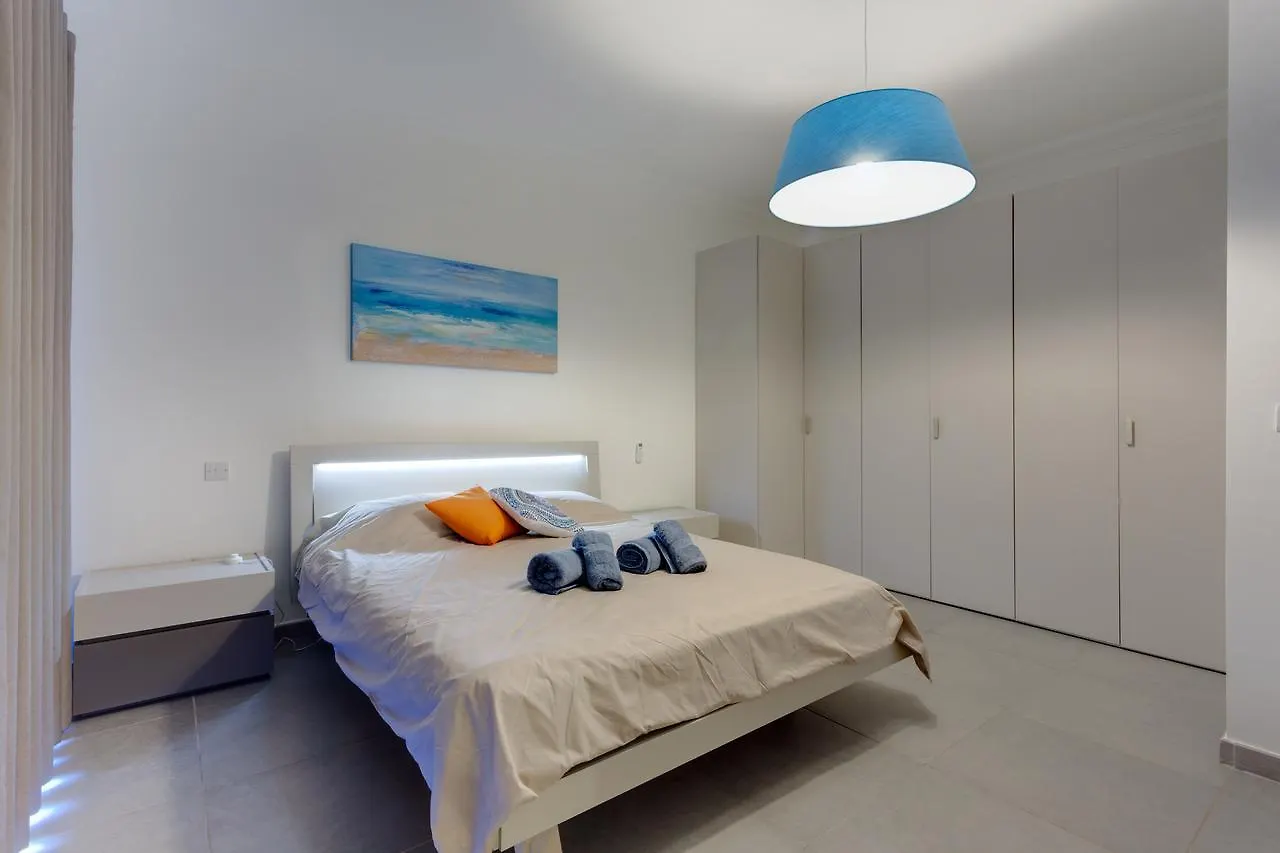 Seafront Apartment Σλιέμα