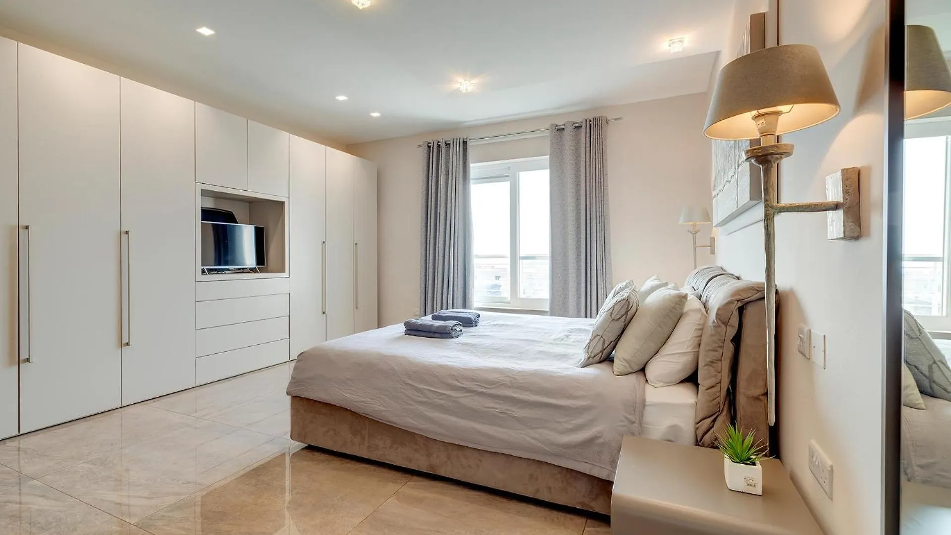 Seafront Apartment Sliema