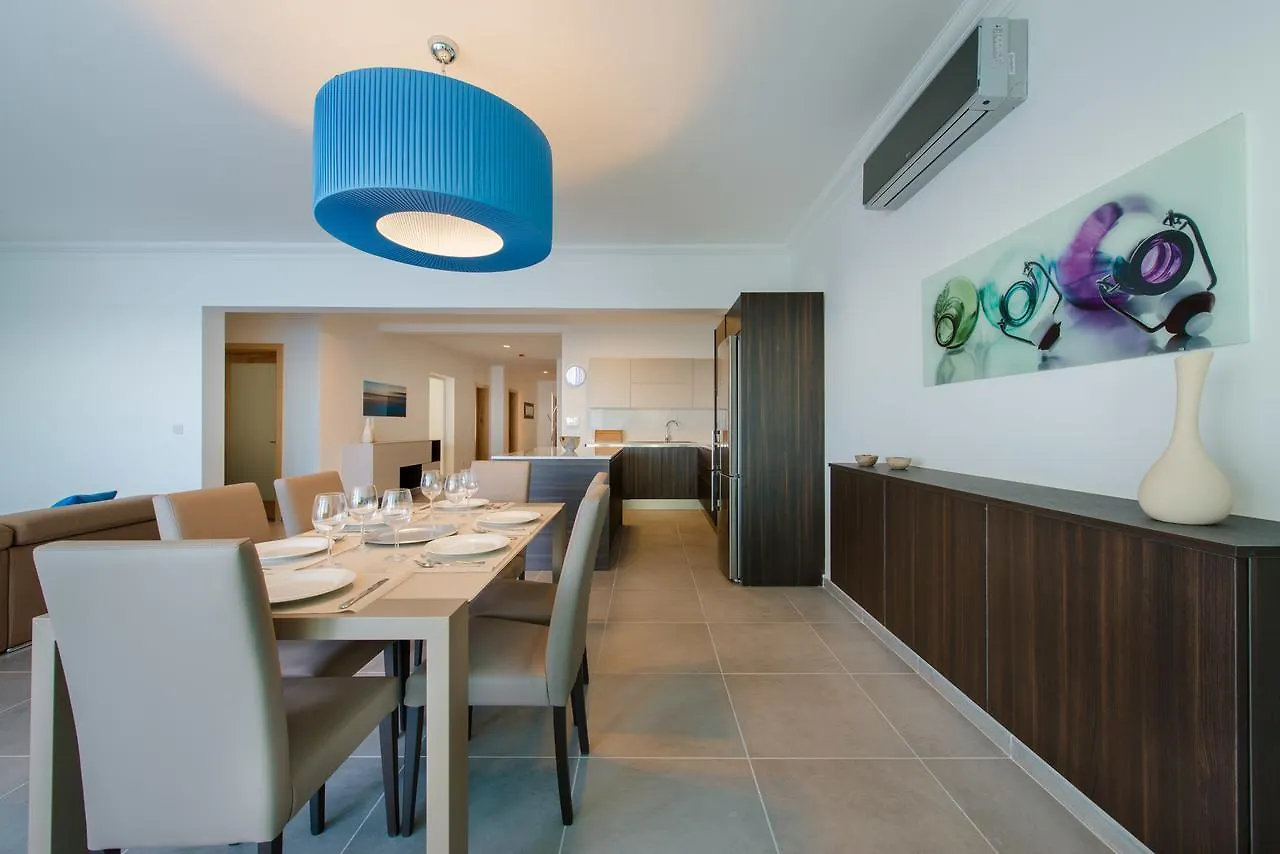 Seafront Apartment Sliema 0*,