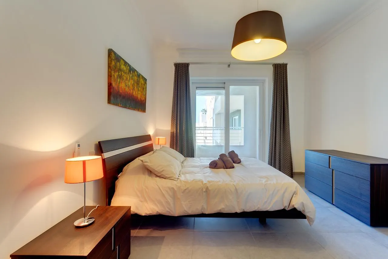 Seafront Apartment Sliema 0*,  Malta